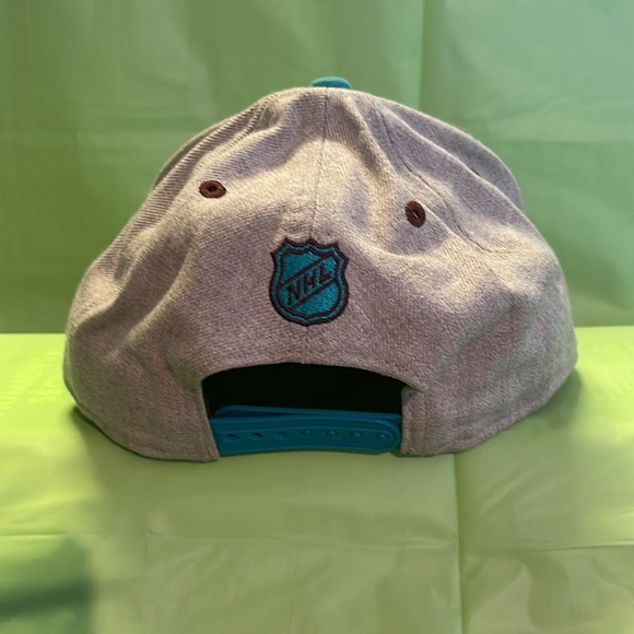 New Era Anaheim Ducks Old Logo SnapBack - Picture 3 of 5